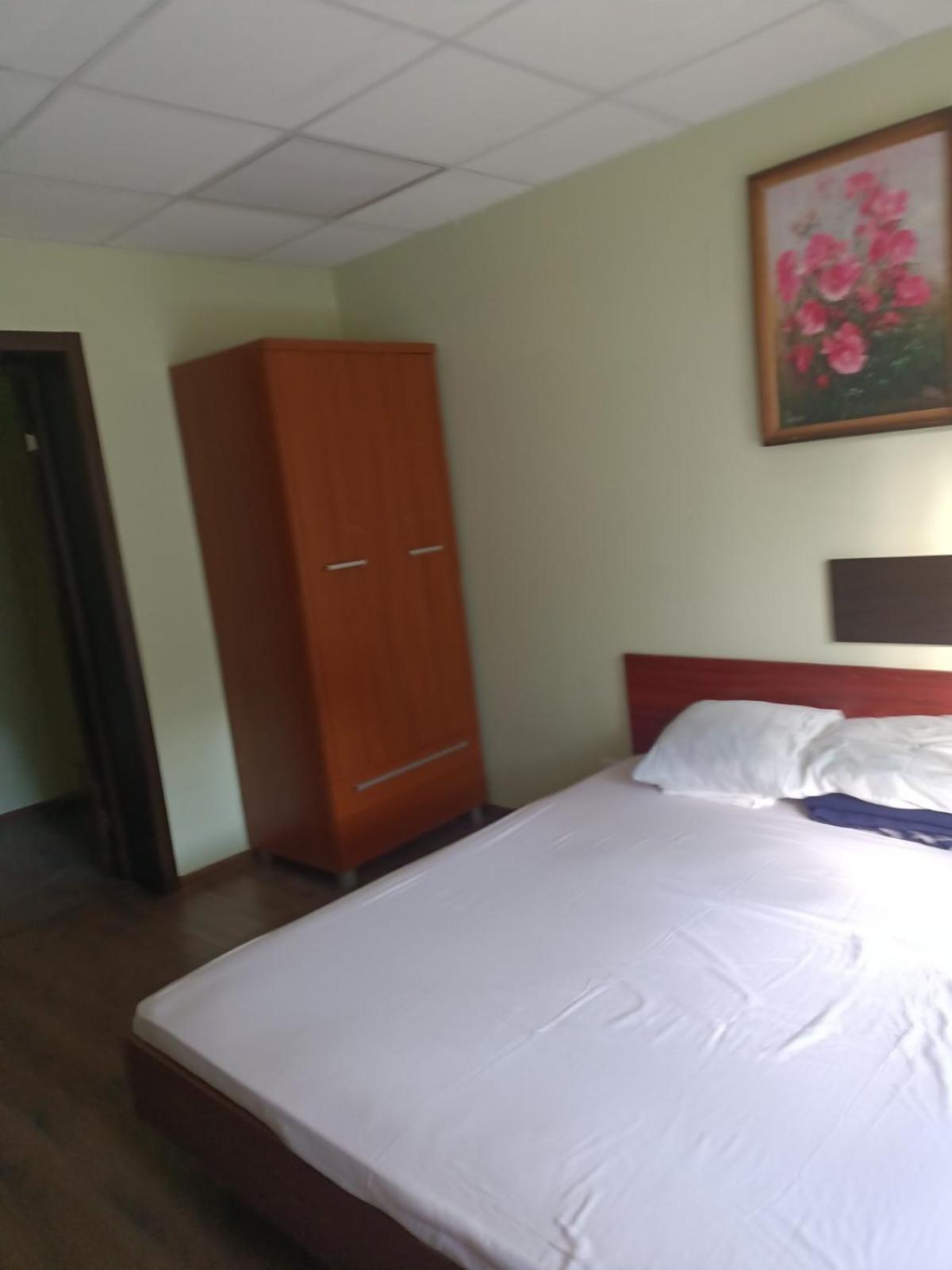 Hostel Krone Gok Zatishok Kiev Extérieur photo