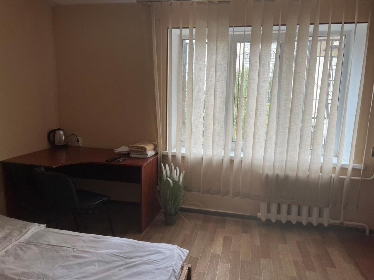 Hostel Krone Gok Zatishok Kiev Extérieur photo